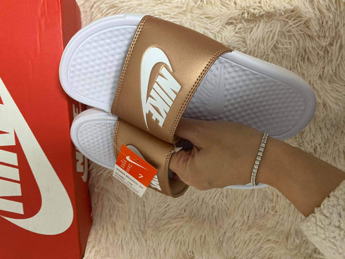 Nike women WMNS Bennasa JDI Beach & Pool sliders כפכפי נייקי לנשים ורוד